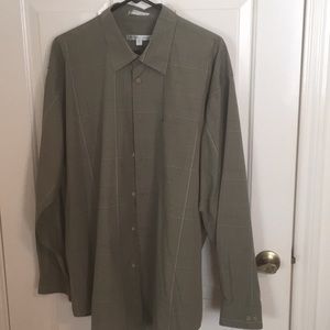 Geofrey Beene Men’s long sleeve dress shirt great condition